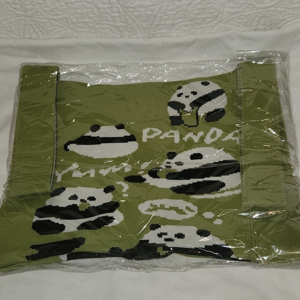 New! Panda tote purse handbag crocheted knitted green super cute and fun! - Picture 2 of 3